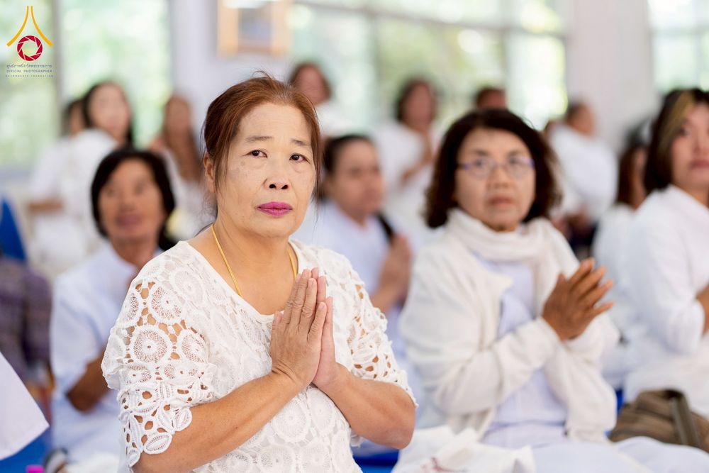 ภาพ No.275843:วันพุธที่ 3 ธันวาคม พ.ศ. 2568 พิธีบรรพชาอุปสมบท โครงการอุปสมบทบูชาธรรมมหาปูชนียาจารย์ ศูนย์อบรม : ศูนย์ส่งเสริมศีลธรรม จ.พะเยา ณ โบราณสถานพระธาตุจอมทอง และ โบสถ์กลางน้ำ วัดพระธาตุศรีโคมคำ อำเภอเมือง จังหวัดพะเยา