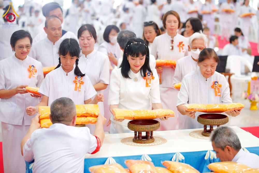 ภาพ No.274925:วันอาทิตย์ที่ 30 พฤศจิกายน พ.ศ. 2568 พิธีทอดผ้าป่า "สร้างองค์พระเจดีย์เพื่อสร้างสันติภาพโลก" ณ ศูนย์ปฏิบัติธรรมระยอง (บ้านช่องลม)