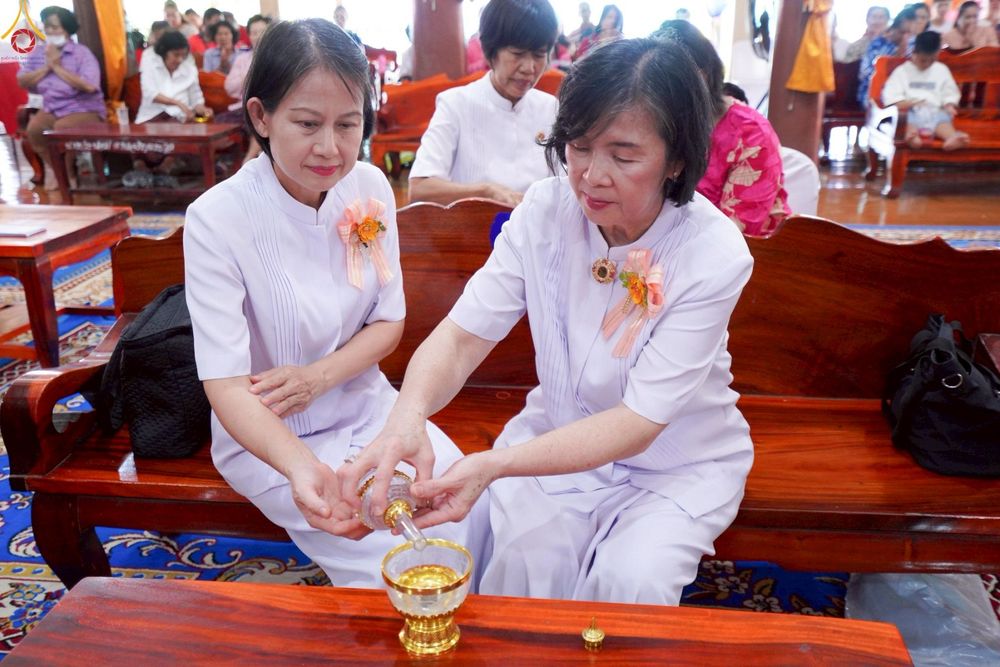 ภาพ No.253174:วันที่ 12 ตุลาคม พ.ศ. 2568 พิธีทอดกฐินสามัคคีทั่วไทย 30,000 วัด โดยคณะศิษยานุศิษย์ บูชาธรรม 81 ปี หลวงพ่อธัมมชโย ณ วัดโพธิ์  ต.โรงช้าง อ.มหาราช  จ.พระนครศรีอยุธยา