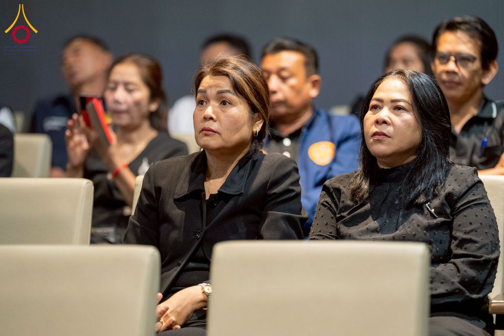 ภาพ No.271906:วันที่ 22 พฤศจิกายน พ.ศ. 2568 ผู้ว่าฯ ปทุมธานี ลงพื้นที่เยี่ยม “อำเภอคลองหลวง” พร้อมชมการเตรียมความพร้อมเทศกาลสวนดอกไม้ปทุมธานี “ทุ่งสวรรค์ ตะวันฉาย” ณ วัดพระธรรมกาย