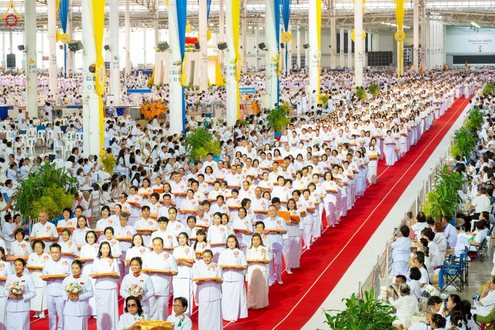 ภาพ No.277463:วันอาทิตย์ต้นเดือนที่ 7 ธันวาคม พ.ศ.2568 พิธีทอดผ้าป่าต้นสมบัติจักรพรรดิ ณ สภาธรรมกายสากล วัดพระธรรมกาย