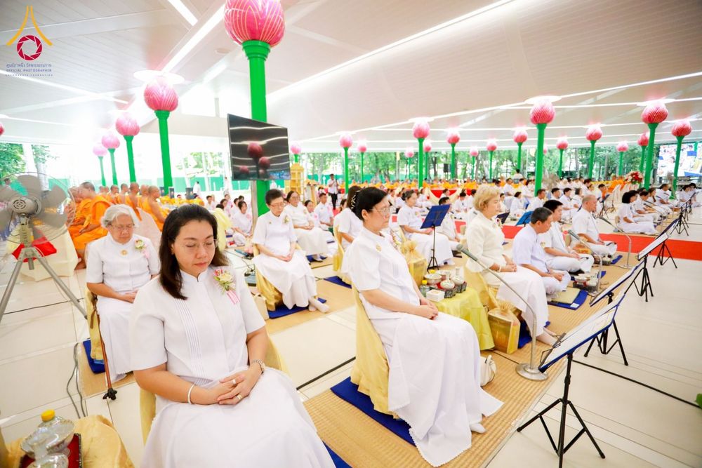 ภาพ No.159077:พิธีทอดผ้าป่าถวายทุนการศึกษาพระภิกษุสามเณรทั่วโลก และ พิธีถวายสังฆทานหนังสือพระไตรปิฏก 80 วัด บูชาธรรม 80 ปี หลวงพ่อธัมมชโย วันเสาร์ที่ 21 กันยายน พ.ศ. 2567 ณ โบสถ์พระไตรปิฏก วัดพระธรรมกาย
