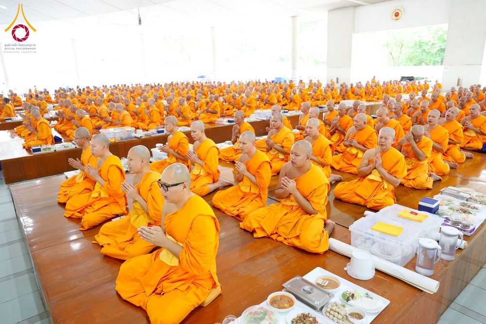 ภาพ No.243824:วันที่ 6 กันยายน พ.ศ. 2568 พิธีถวายภัตตาหารเมนูสวรรค์ เพื่อการบรรลุธรรม ณ หอฉันคุณยายอาจารย์ฯ วัดพระธรรมกาย
