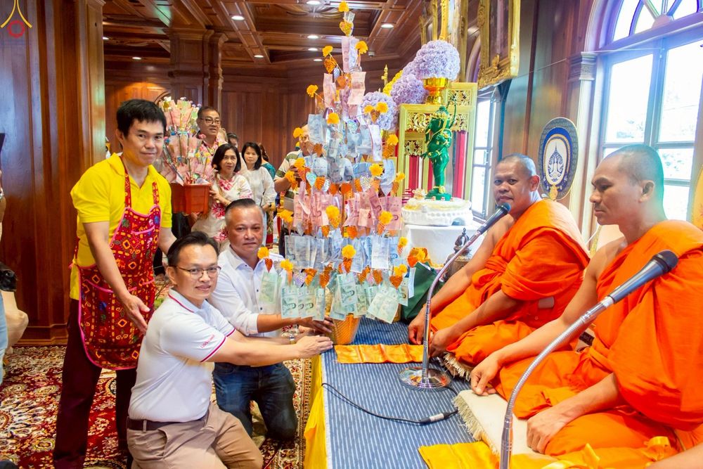 ภาพ No.254159:วันที่ 12 ตุลาคม พ.ศ. 2568 พิธีทอดกฐินสามัคคีทั่วไทย 30,000 วัด โดยคณะศิษยานุศิษย์ บูชาธรรม 81 ปี หลวงพ่อธัมมชโย ณ วัดเสาธงหิน อ.บางใหญ่ จ.นนทบุรี