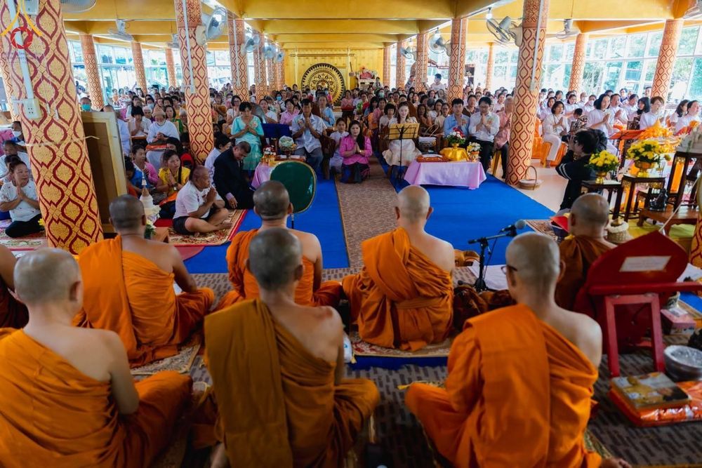 ภาพ No.166735:พิธีทอดกฐิน ณ วัดเขาดินมังกรทอง อ.บ่อทอง จ.ชลบุรี  ในโครงการกฐินสามัคคีทั่วไทย 30,000 วัด บูชาธรรม 80 ปี หลวงพ่อธัมมชโย โดยคณะศิษยานุศิษย์วัดพระธรรมกาย วันที่ 23 ตุลาคม พ.ศ. 2567