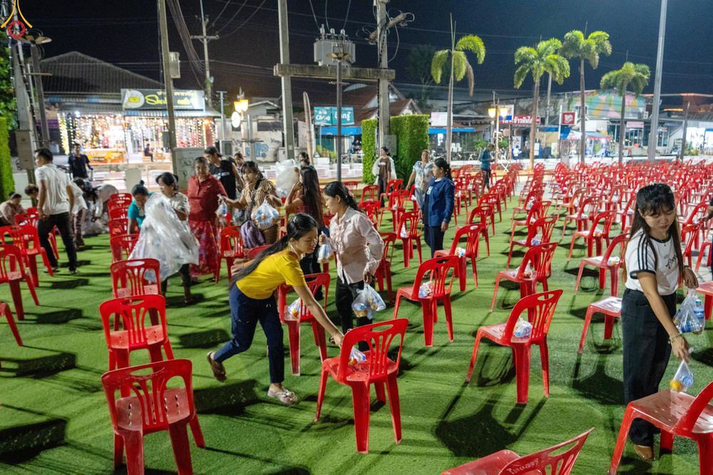 ภาพ No.282450:วันที่ 19 -20 ธันวาคม พ.ศ.2568 เบื้องหลังความสำเร็จ ของการจัดงานตักบาตร พระ 10,000 รูป Skywalk กาญจนบุรี