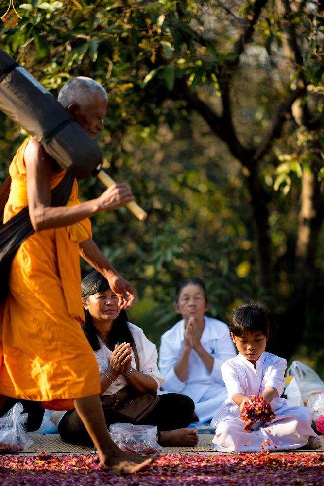 ภาพ No.295150:วันที่ 14 มกราคม พ.ศ. 2569 พิธีต้อนรับพระธรรมยาตรา อนุสรณ์สถานลำดับที่ 4  สถานที่เกิดด้วยกายธรรม ณ วัดโบสถ์บน ต.บางคูเวียง จ.นนทบุรี ในโครงการธรรมยาตรา กตัญญูบูชา มหาปูชนียาจารย์ พระมงคลเทพมุนี(สด จนฺทสโร) พระผู้ปราบมาร อนุสรณ์สถาน 7 แห่ง ปีที่ 14