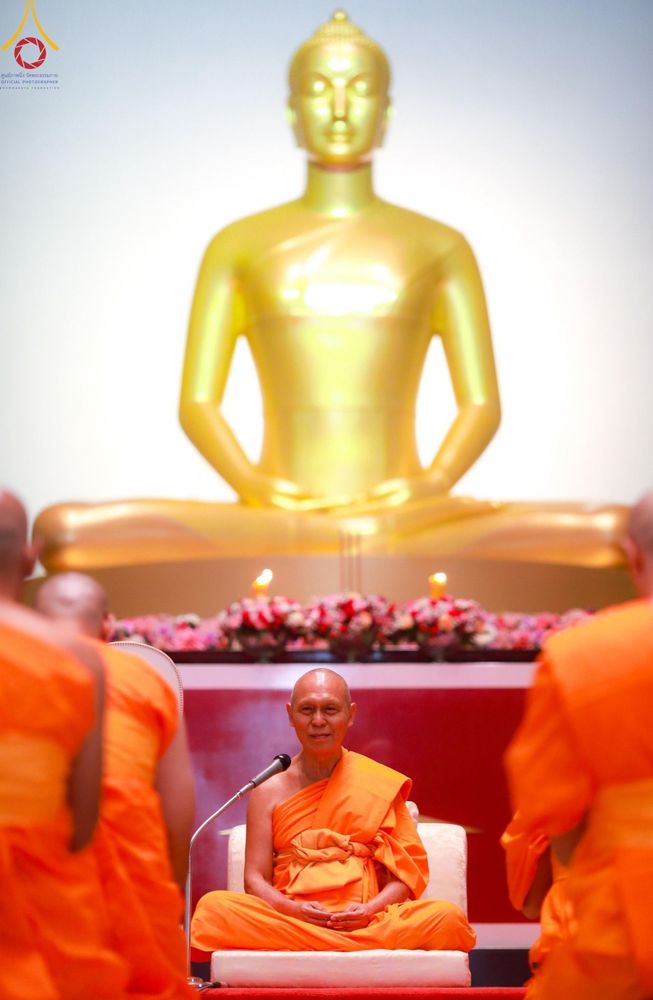 ภาพ No.159813:พิธีตัดปอยผมปลงผมนาคธรรมทายาท, พิธีบรรพชาอุปสมบทหมู่ โครงการอุปสมบทหมู่บูชาธรรม 140 ปี พระมงคลเทพมุนี (สด จนฺทสโร) ณ โบสถ์พระไตรปิฏก วัดพระธรรมกาย วันเสาร์ที่ 5 ตุลาคม พ.ศ. 2567