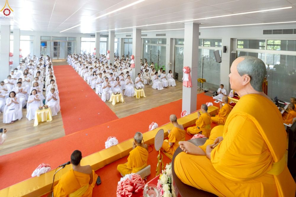 ภาพ No.249295:วันที่ 20 กันยายน พ.ศ. 2568 พิธีประดิษฐานรูปหล่อหลวงปู่วัดปากน้ำ ภาษีเจริญ ณ วิหารพระมงคลเทพมุนี (สด จนฺทสโร) ศูนย์ปฏิบัติธรรมภูเก็ต จ.ภูเก็ต