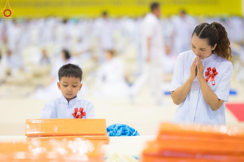 ภาพ No.178081:พิธีทอดผ้าป่าต้นสมบัติจักรพรรดิ ในวันอาทิตย์ที่ 1 ธันวาคม พ.ศ. 2567 ณ สภาธรรมกายสากล วัดพระธรรมกาย