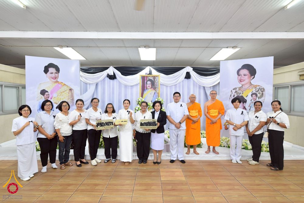 ภาพ No.267672:วันที่ 7 พฤศจิกายน พ.ศ. 2568 พสกนิกรอำเภอคลองหลวง รวมใจบำเพ็ญกุศลปัณรสมวาร (15 วัน) อุทิศถวายเป็นพระราชกุศลแด่ “สมเด็จพระพันปีหลวง” ณ วัดพระธรรมกาย