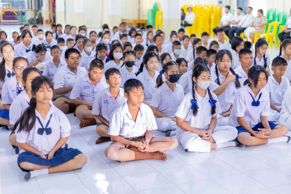ภาพ No.195143:พิธีทอดผ้าป่าทำนุบำรุงศาสนสถาน ณ วัดไผ่โรงวัว ต.บางตาเถร อ.สองพี่น้อง จ.สุพรรณบุรี ในโครงการธรรมยาตรา กตัญญูบูชา มหาปูชนียาจารย์ พระมงคลเทพมุนี(สด จนฺทสโร) พระผู้ปราบมาร อนุสรณ์สถาน 7 แห่ง ปีที่ 13 วันที่ 13 มกราคม พ.ศ. 2568