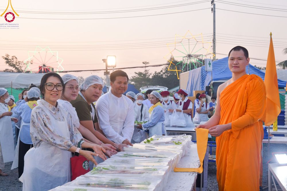 ภาพ No.114567:พิธีถวายภัตตาหารเป็นสังฆทาน แด่คณะพระธรรมยาตรา ปีที่ 12 วันที่ 18 มกราคม พ.ศ. 2567 ณ วัดโบสถ์(บน) บางคูเวียง จ.นนทบุรี