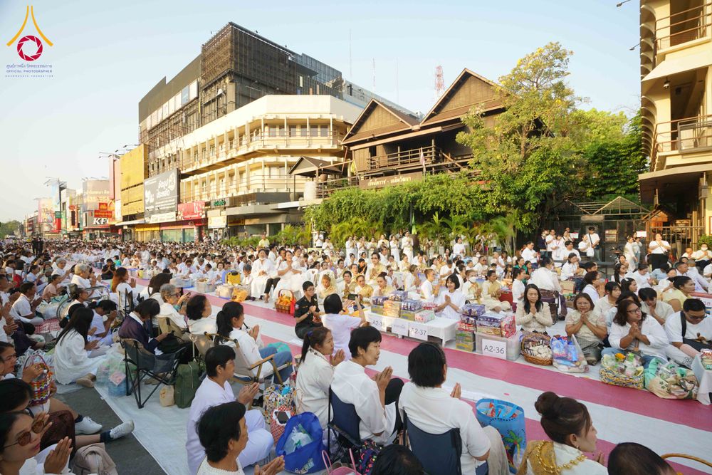 ภาพ No.312793:วันอาทิตย์ที่ 8 มีนาคม พ.ศ.2569 ทำบุญเมืองนครราชสีมา 558 ปี ตักบาตรพระ 10,000 รูป (ภาพชุดที่ 2)