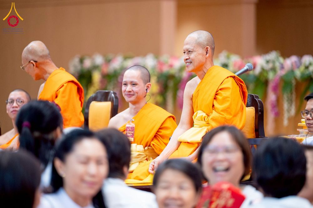 ภาพ No.272958:วันอาทิตย์ที่ 23 พฤศจิกายน พ.ศ.2568 พิธีมุทิตาสักการะ พระมหาเถระและพระเถระ ประจำปีพุทธศักราช 2568 ณ ห้องแก้วสารพัดนึก 2 สภาธรรมกายสากล  วัดพระธรรมกาย