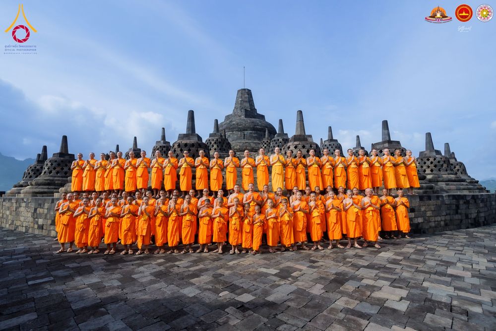 ภาพ No.280114:วันที่ 31 ธันวาคม พ.ศ. 2568 เดินธรรมยาตราที่บรมพุทธโธ อินโดนีเซีย