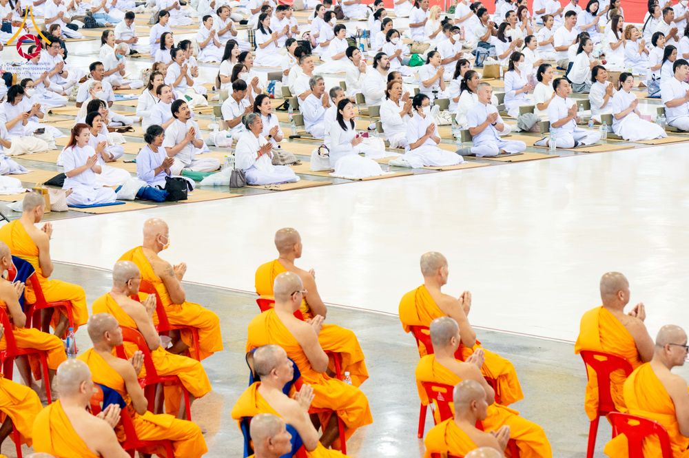 ภาพ No.287648:วันที่ 1 มกราคม พ.ศ. 2569 พิธีบูชาข้าวพระ ณ สภาธรรมกายสากล วัดพระธรรมกาย