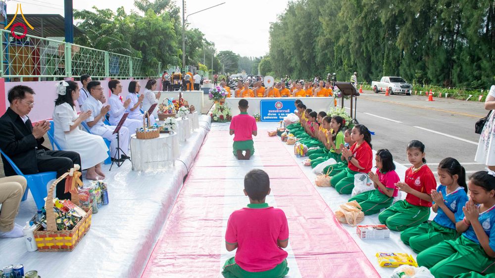 ภาพ No.342560:วันที่ 5 สิงหาคม พ.ศ. 2569  กิจกรรมตักบาตรโครงการรักความดี เพื่อเผยแผ่งานพระพุทธศาสนา  ศูนย์คมนาคม วัดพระธรรมกาย ณ โรงเรียนสังข์อ่ำ อ.คลองหลวง จ.ปทุมธานี
