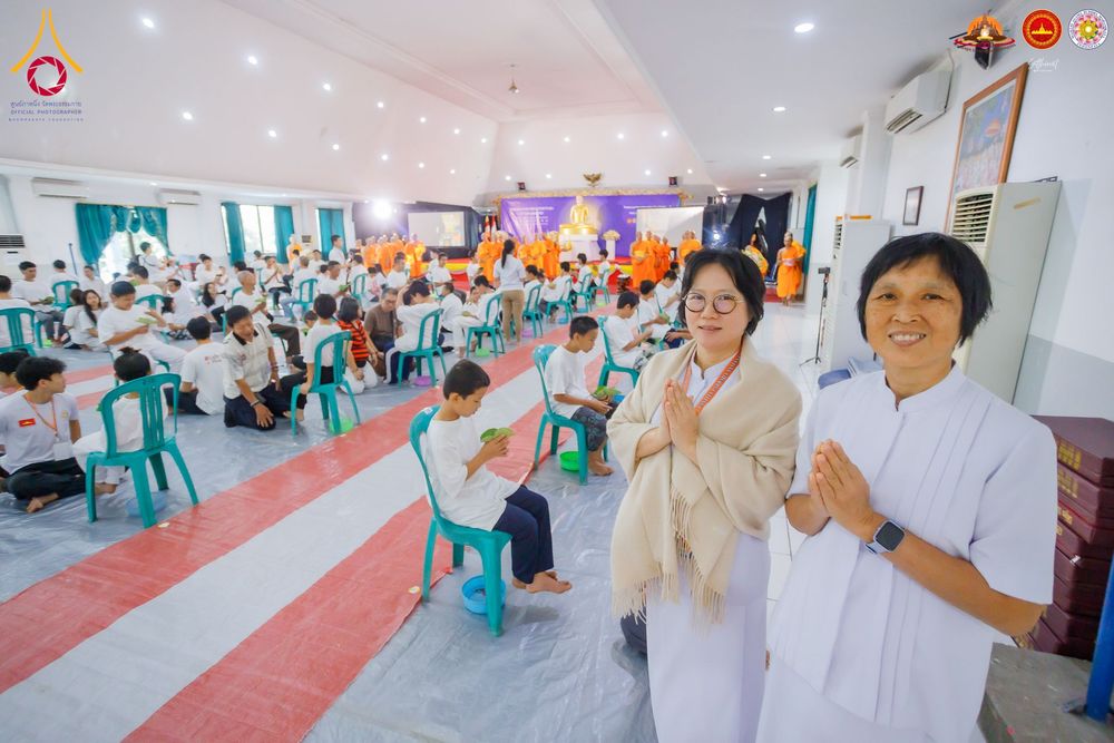 ภาพ No.284473:วันพุธที่ 17  ธันวาคม พ.ศ.2568  พิธีปลงผมนาคธรรมทายาท  โครงการบรรพชาสามเณรและบวชอุบาสิกาแก้ว  ณ วิทยาลัยศรีวิจายา (Sekolah Tinggi Agama Buddha Negeri Sriwijaya) เมืองตังเกอรัง จังหวัดบันเตน ประเทศอินโดนีเซีย