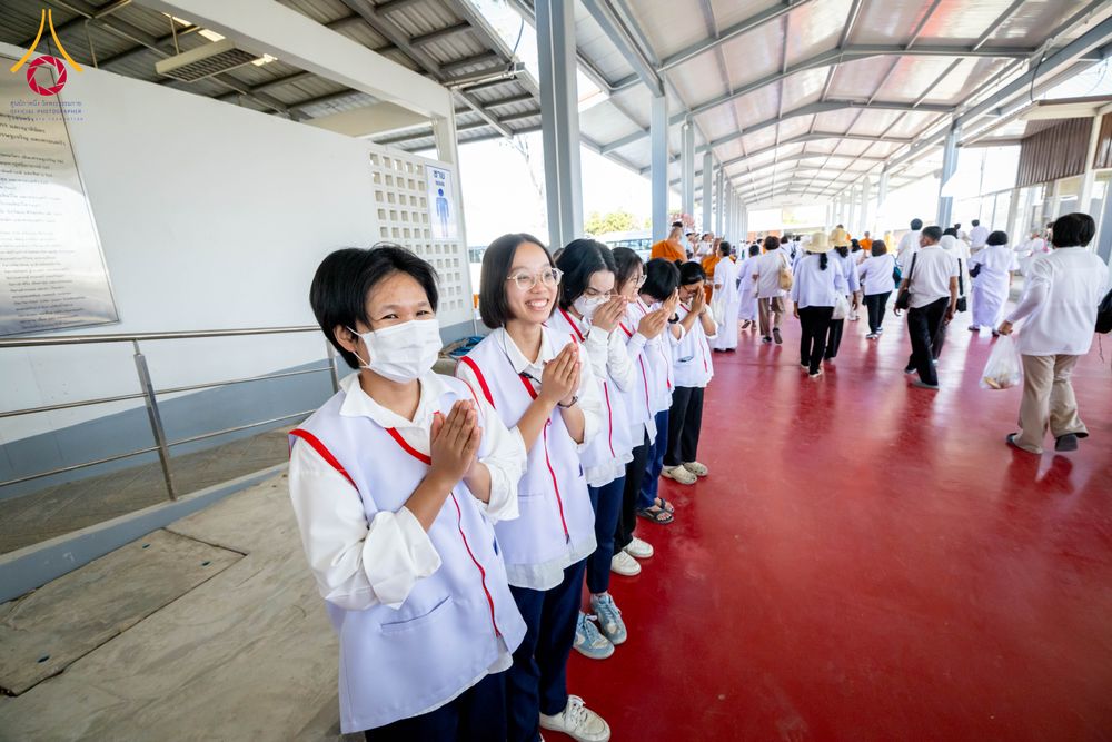 ภาพ No.290367:วันอังคารที่ 6 มกราคม พ.ศ. 2569 พิธีเจริญพุทธมนต์ ปฏิบัติธรรม มอบทุนการศึกษา ถวายสังฆทาน 142 วัด ณ ศูนย์ปฏิบัติธรรมพระมงคลเทพมุนี อ.สองพี่น้อง จ.สุพรรณบุรี