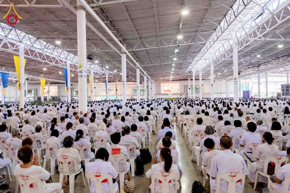 ภาพ No.318309:วันอาทิตย์ต้นเดือนที่ 5 เมษายน พ.ศ.2569 พิธีบูชาข้าวพระ ณ สภาธรรมกายสากล วัดพระธรรมกาย