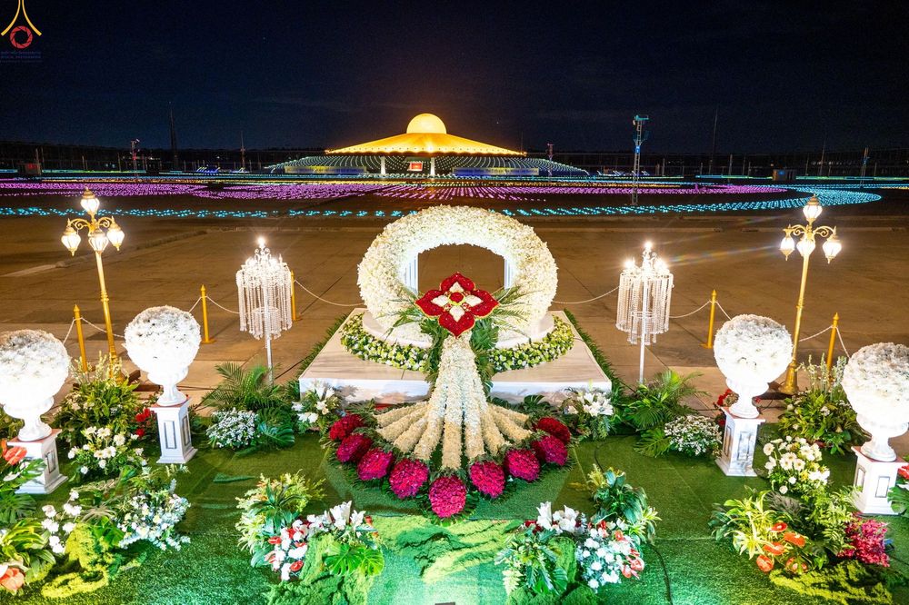 ภาพ No.345892:วันพฤหัสบดีที่ 27 สิงหาคม พ.ศ.2569 พิธีฉลองชัยสวดมนต์บทธัมมจักกัปปวัตตนสูตร 8,657,585,858 จบ ณ มหารัตนวิหารคด วัดพระธรรมกาย