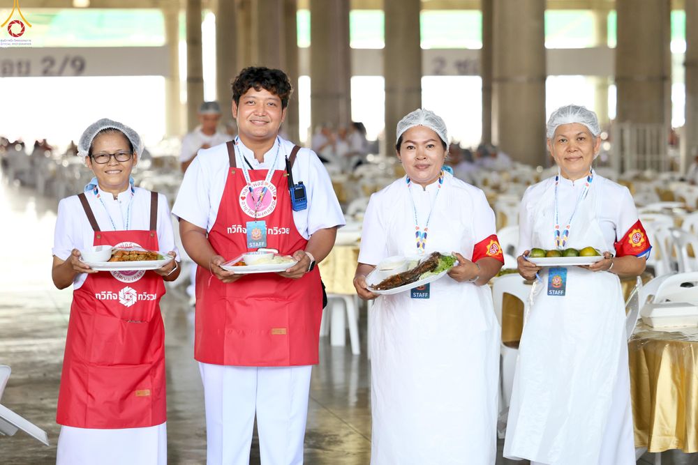 ภาพ No.323699:วันที่ 22 เมษายน พ.ศ.2569(วันคุ้มครองโลก) งานถวายมหาสังฆทาน 40,000 กว่าวัดทั่วประเทศ คณะสงฆ์ฉันภัตตาหารเพล