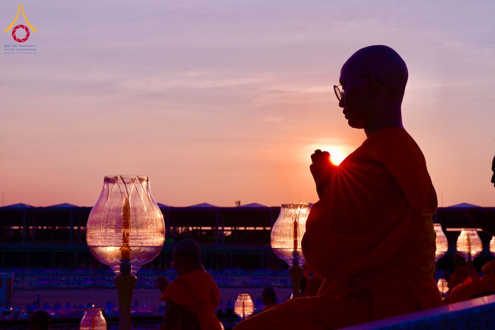 ภาพ No.312033:วันอังคารที่ 3 มีนาคม พ.ศ.2569 พิธีเวียนประทักษิณและจุดมาฆประทีป ณ ลานธรรมพระมหาธรรมกายเจดีย์ วัดพระธรรมกาย