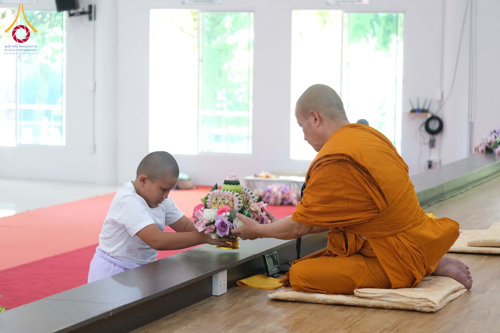 ภาพ No.319658:วันเสาร์ที่ 4 เมษายน พ.ศ.2569 พิธีขอขมา มอบผ้าไตร บรรพชาสามเณร ศูนย์อบรมเยาวชนนครปฐม