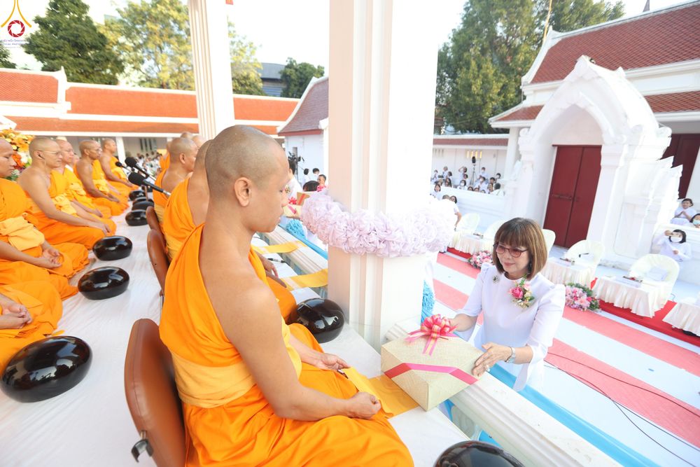 ภาพ No.297572:วันที่ 18 มกราคม พ.ศ. 2569 พิธีตักบาตรพระธรรมยาตรา ณ วัดโบสถ์บน ต.บางคูเวียง จ.นนทบุรี อนุสรณ์สถานลำดับที่ 4 สถานที่เกิดด้วยกายธรรม ในโครงการธรรมยาตรา กตัญญูบูชา มหาปูชนียาจารย์ พระมงคลเทพมุนี(สด จนฺทสโร) พระผู้ปราบมาร อนุสรณ์สถาน 7 แห่ง ปีที่ 14