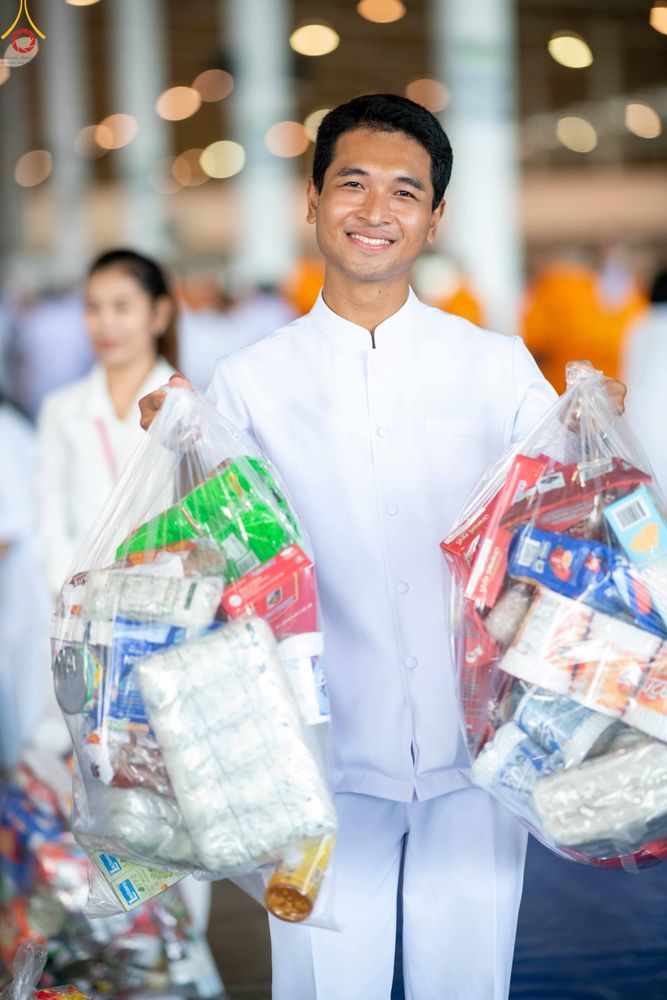 ภาพ No.345466:วันพฤหัสบดีที่ 27 สิงหาคม พ.ศ.2569 พิธีตักบาตรในวันธรรมชัย ณ สภาธรรมกายสากล วัดพระธรรมกาย ปทุมธานี