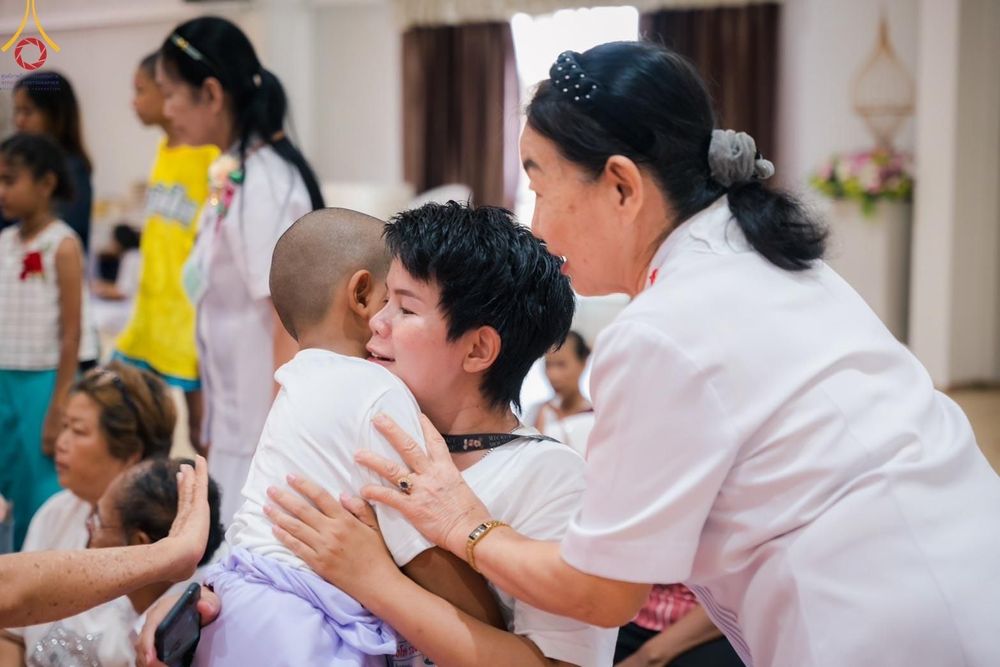 ภาพ No.135244:พิธีขอขมารับผ้าไตร, พิธีบรรพชา ในโครงการบรรพชาสามเณร ฟื้นฟูพระพุทธศาสนาทั่วไทย ณ ศูนย์อบรมเยาวชนกาญจนบุรี วันที่ 6 เมษายน พ.ศ. 2567