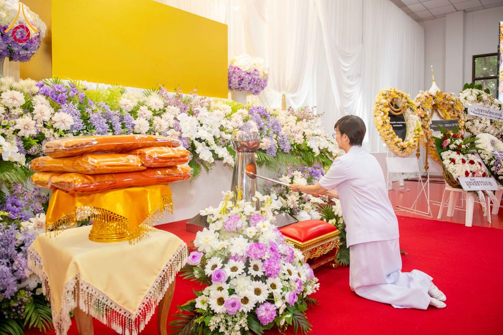 ภาพ No.315482:วันพุธที่ 25 มีนาคม พ.ศ. 2569 พิธีบำเพ็ญกุศล คุณพ่อณรงค์ จินตมากุล  สิริอายุ 99 ปี 11 เดือน โยมบิดา พระครูปลัดรัตนวีรวัฒน์ (รังสฤษดิ์ อิทฺธิจินตโก) ที่ปรึกษาเจ้าคณะจังหวัดปทุมธานี เจ้าอาวาสวัดพระธรรมกาย  ณ ห้องปลูกศรัทธา 2 วัดพระธรรมกาย ปทุมธานี