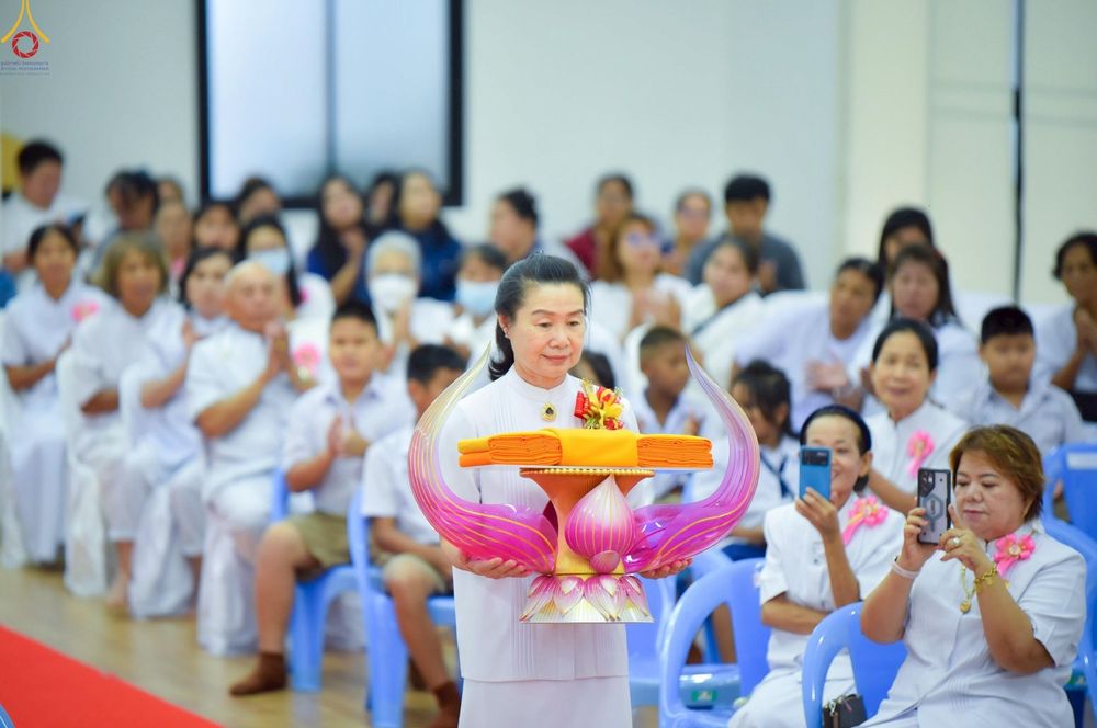 ภาพ No.249913:วันอังคารที่ 30 กันยายน พ.ศ. 2568 พิธีตอกเสามงคลต้นแรกอาคารเศรษฐีถาวร ที่พักผู้มาปฏิบัติธรรม ณ ศูนย์ปฏิบัติธรรมจันทบุรี