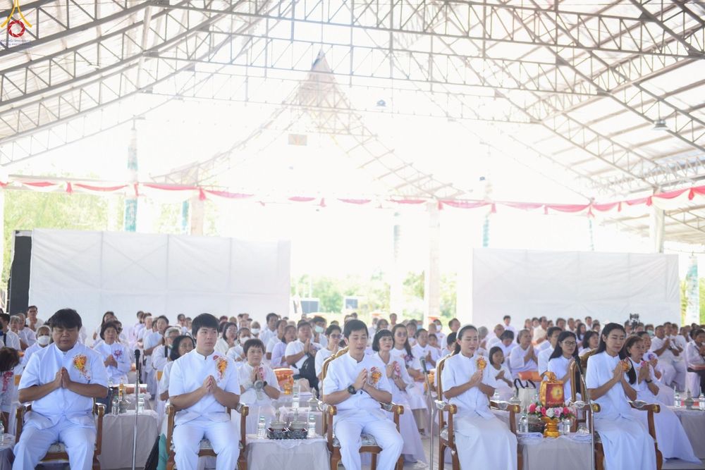 ภาพ No.262380:วันที่ 19 ตุลาคม พ.ศ. 2568 พิธีทอดกฐินสถาปนา แผ่นบันมงคลมหาเศรษฐี อาคาร 80 ปี หลวงพ่อธัมมชโย ในโครงการกฐินสามัคคีทั่วไทย 30,000 วัด บูชาธรรม 81 ปี หลวงพ่อธัมมชโย โดยคณะศิษยานุศิษย์วัดพระธรรมกาย ณ ศูนย์ปฏิบัติธรรมวิหารแดง ต.เจริญธรรม อ.วิหารแดง จ.สระบุรี