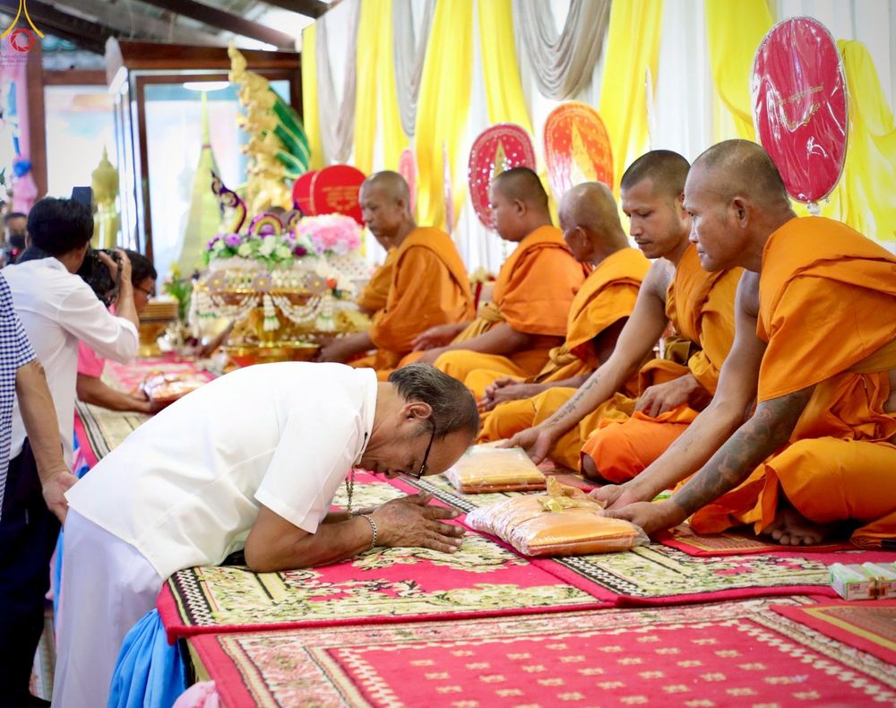 ภาพ No.266943:วันที่ 26 ตุลาคม พ.ศ. 2568 พิธีทอดกฐินสามัคคีทั่วไทย ณ วัดห้วยสุวรรณาราม อ.ศรีประจันต์ จ.สุพรรณบุรี โดยคณะศิษยานุศิษย์ บูชาธรรม 81 ปี หลวงพ่อธัมมชโย