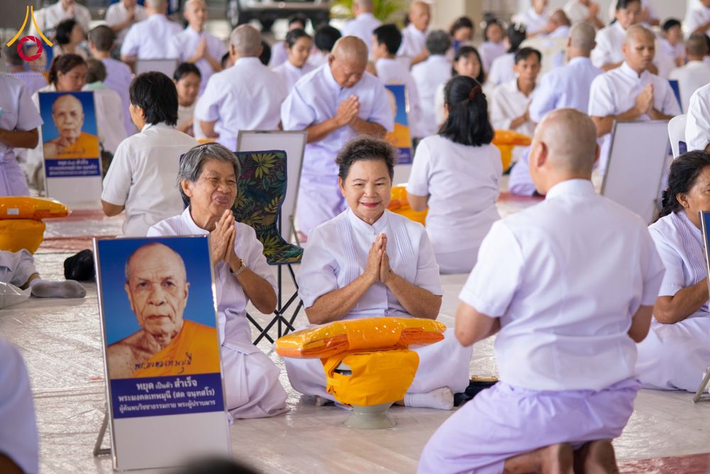 ภาพ No.321282:วันเสาร์ที่ 11 เมษายน พ.ศ.2569 พิธีขอขมาและมอบผ้าไตร โครงการอุปสมบทหมู่ บูชาธรรมหลวงพ่อธัมมชโย พ.ศ.2569 โครงการอุปสมบทหมู่ธรรมทายาท ระดับอุดมศึกษา รุ่น 53 (ภาคฤดูร้อน) ณ วัดพระธรรมกาย ปทุมธานี