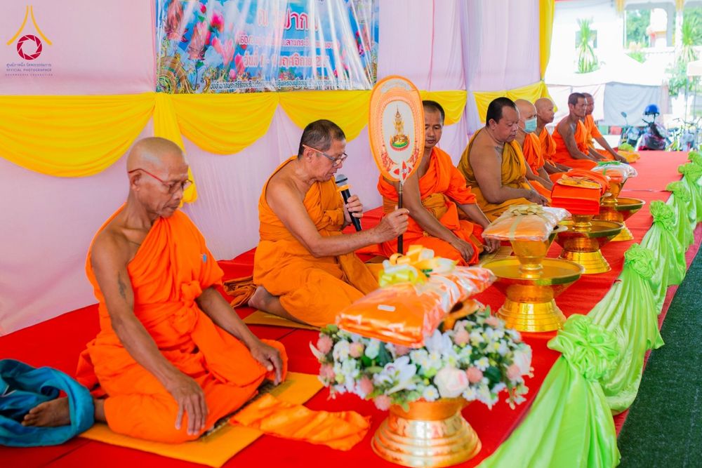 ภาพ No.178493:พิธีทอดกฐิน ณ วัดฟากทุ่ง ต.โนนพลวง อ.ลานกระบือ จ.กำแพงเพชร ในโครงการทอดกฐินสามัคคีทั่วไทย 30,000 วัด บูชาธรรม 80 ปี หลวงพ่อธัมมชโย โดยคณะศิษยานุศิษย์วัดพระธรรมกาย วันที่ 14 พฤศจิกายน พ.ศ. 2567