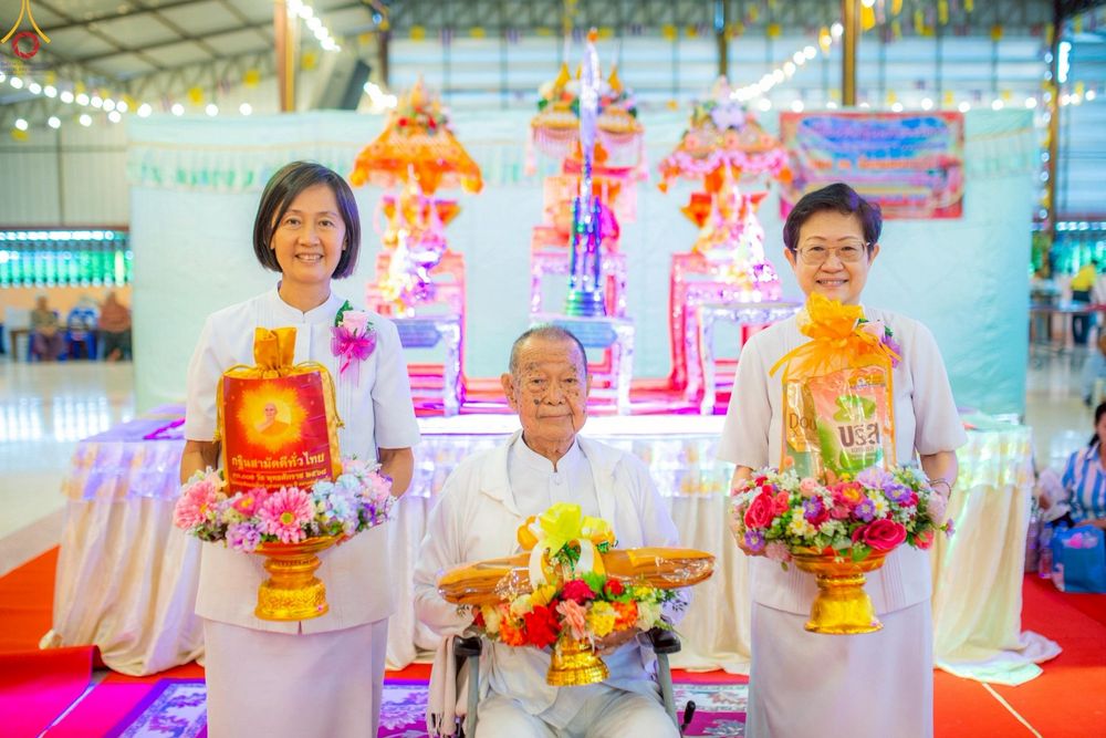 ภาพ No.251892:วันที่ 9 ตุลาคม พ.ศ. 2568 พิธีทอดกฐินสามัคคีทั่วไทย 30,000 วัด โดยคณะศิษยานุศิษย์ บูชาธรรม 81 ปี หลวงพ่อธัมมชโย ณ วัดหนองกระถิน อ.หนองหญ้าไซ จ.สุพรรณบุรี