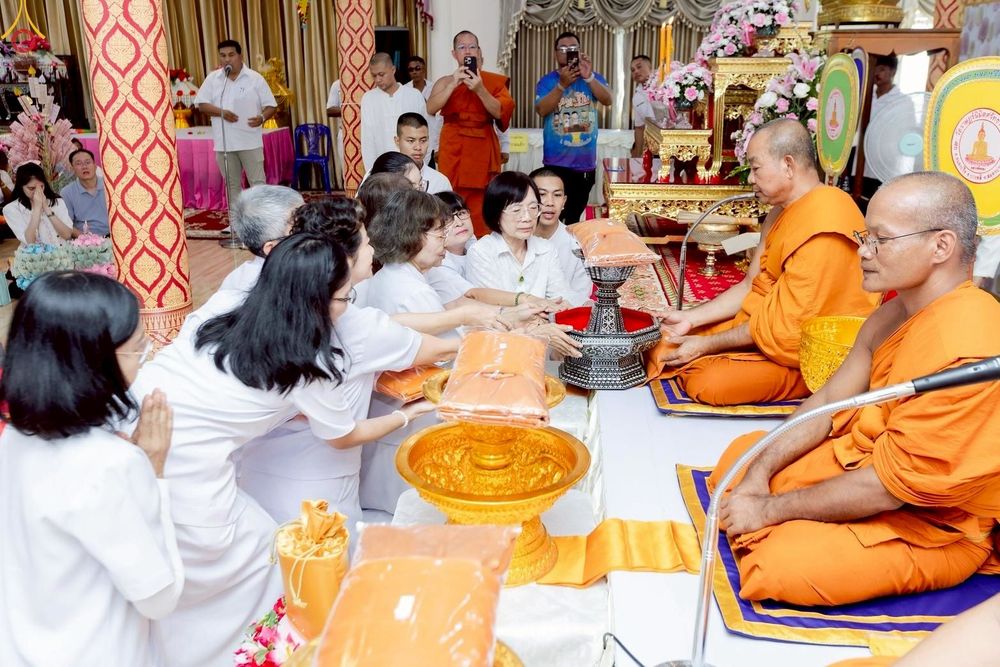 ภาพ No.260146:วันที่ 19 ตุลาคม พ.ศ. 2568 พิธีทอดกฐินสามัคคีทั่วไทย 30,000 วัด โดยคณะศิษยานุศิษย์ บูชาธรรม 81 ปี หลวงพ่อธัมมชโย ณ วัดราษฎร์นิมิตศรัทธาธรรม(หนองปรือ) อ.บางพลี จ.สมุทรปราการ