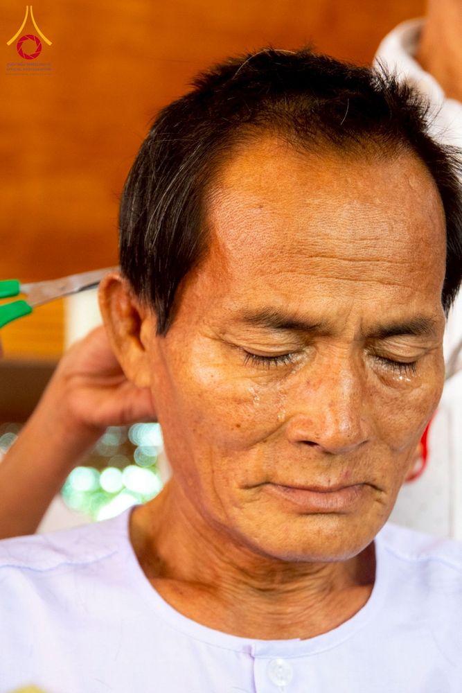 ภาพ No.276333:วันศุกร์ที่ 5 ธันวาคม 2568 (วันพ่อแห่งชาติ) พิธีบรรพชาอุปสมบทหมู่ธรรมทายาท จำนวน 14 รูป โครงการบรรพชาอุปสมบทหมู่ รุ่นบูชาธรรมมหาปูชนียาจารย์ ประจำปี 2568  ณ ศูนย์อบรมเยาวชนบางปะหัน จังหวัดพระนครศรีอยุธยา