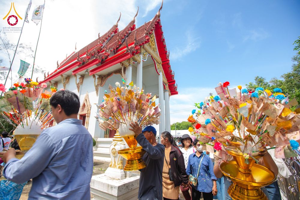 ภาพ No.169976:พิธีทอดกฐิน ณ วัดเขาสมอระบัง จ.เพชรบุรี ในโครงการกฐินสามัคคีทั่วไทย 30,000 วัด บูชาธรรม 80 ปี หลวงพ่อธัมมชโย โดยคณะศิษยานุศิษย์วัดพระธรรมกาย วันที่ 26 ตุลาคม พ.ศ. 2567