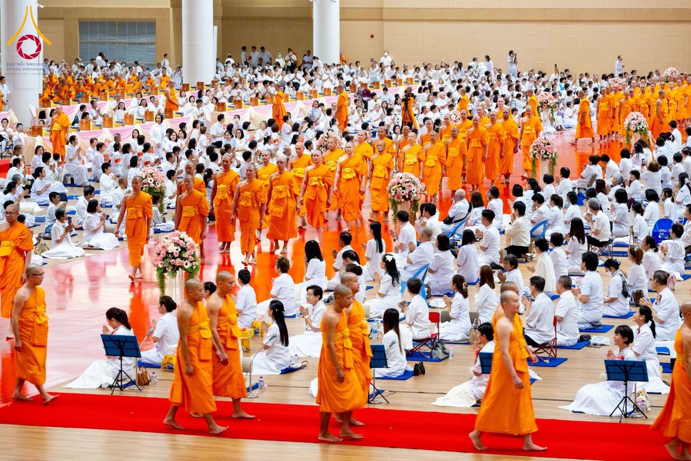 ภาพ No.272839:วันอาทิตย์ที่ 23 พฤศจิกายน พ.ศ.2568 พิธีมุทิตาสักการะ พระมหาเถระและพระเถระ ประจำปีพุทธศักราช 2568 ณ ห้องแก้วสารพัดนึก 2 สภาธรรมกายสากล  วัดพระธรรมกาย