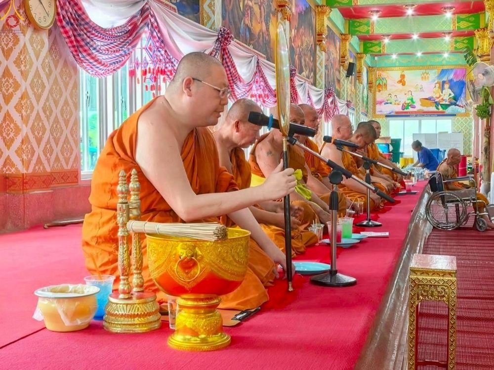 ภาพ No.265165:วันที่ 12 ตุลาคม พ.ศ. 2568 พิธีทอดกฐินสามัคคีทั่วไทย ณ วัดกงลาด ต.ห้วยด้วน อ.ดอนตูม จ.นครปฐม โดยคณะศิษยานุศิษย์ บูชาธรรม 81 ปี หลวงพ่อธัมมชโย