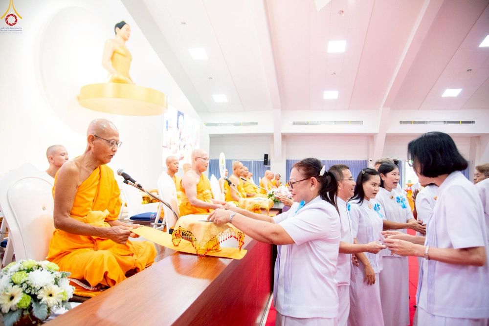 ภาพ No.261022:วันอังคารที่ 14 ตุลาคม พ.ศ. 2568 พิธีทอดกฐินสามัคคี "สร้างองค์พระเจดีย์เพื่อสร้างสันติภาพโลก" ขนาดหน้าตัก 10 เมตร ณ ศูนย์ปฏิบัติธรรมระยอง(บ้านช่องลม) ตำบลบางบุตร อำเภอบ้านค่าย จังหวัดระยอง