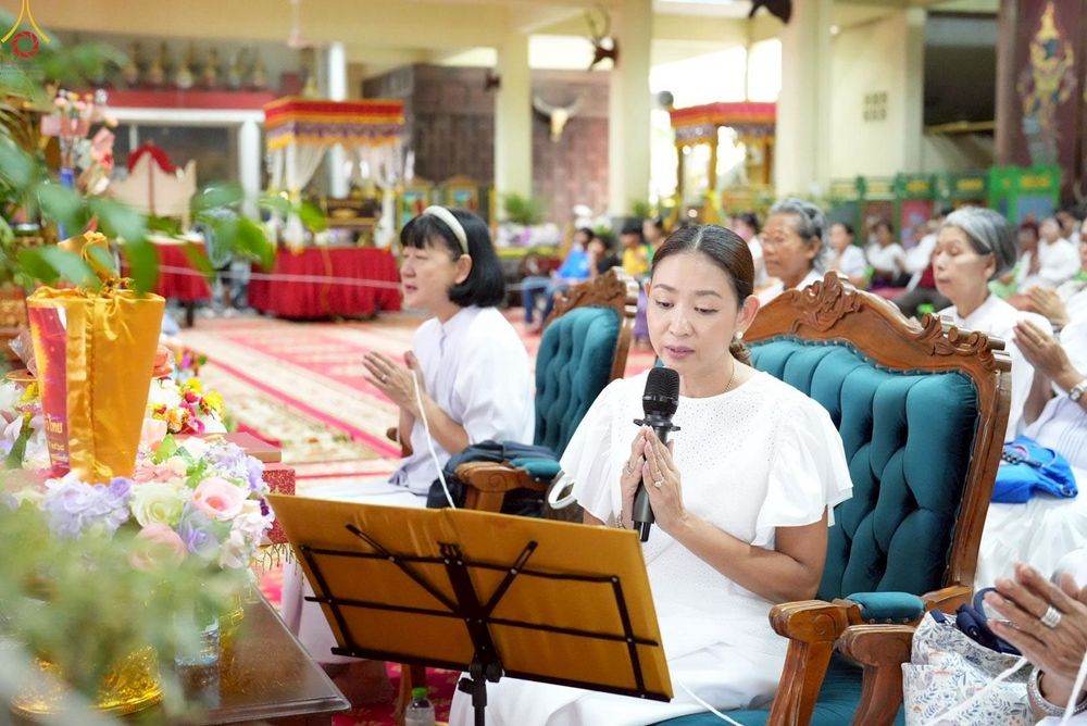 ภาพ No.250194:วันพุธที่ 8 ตุลาคม พ.ศ. 2568 พิธีทอดกฐินสามัคคีทั่วไทย 30,000 วัด โดยคณะศิษยานุศิษย์ บูชาธรรม 81 ปี หลวงพ่อธัมมชโย ณ วัดคลองเตยใน กรุงเทพฯ