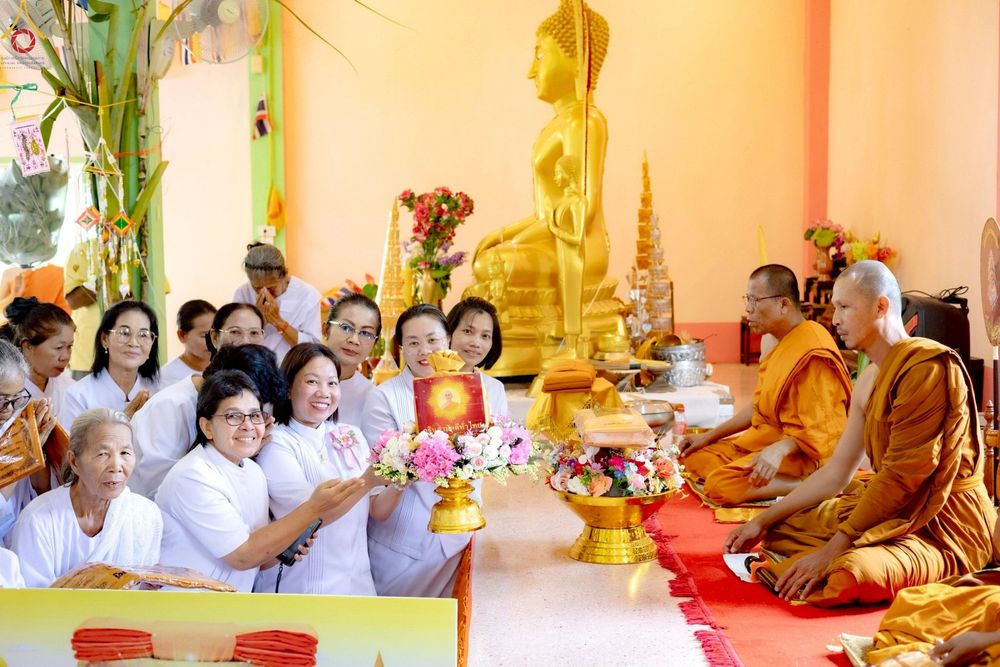 ภาพ No.256475:วันที่ 15 ตุลาคม พ.ศ. 2568 พิธีทอดกฐินสามัคคีทั่วไทย 30,000 วัด โดยคณะศิษยานุศิษย์ บูชาธรรม 81 ปี หลวงพ่อธัมมชโย ณ วัดสว่างนางโท อ.เมืองยาง จ.นครราชสีมา