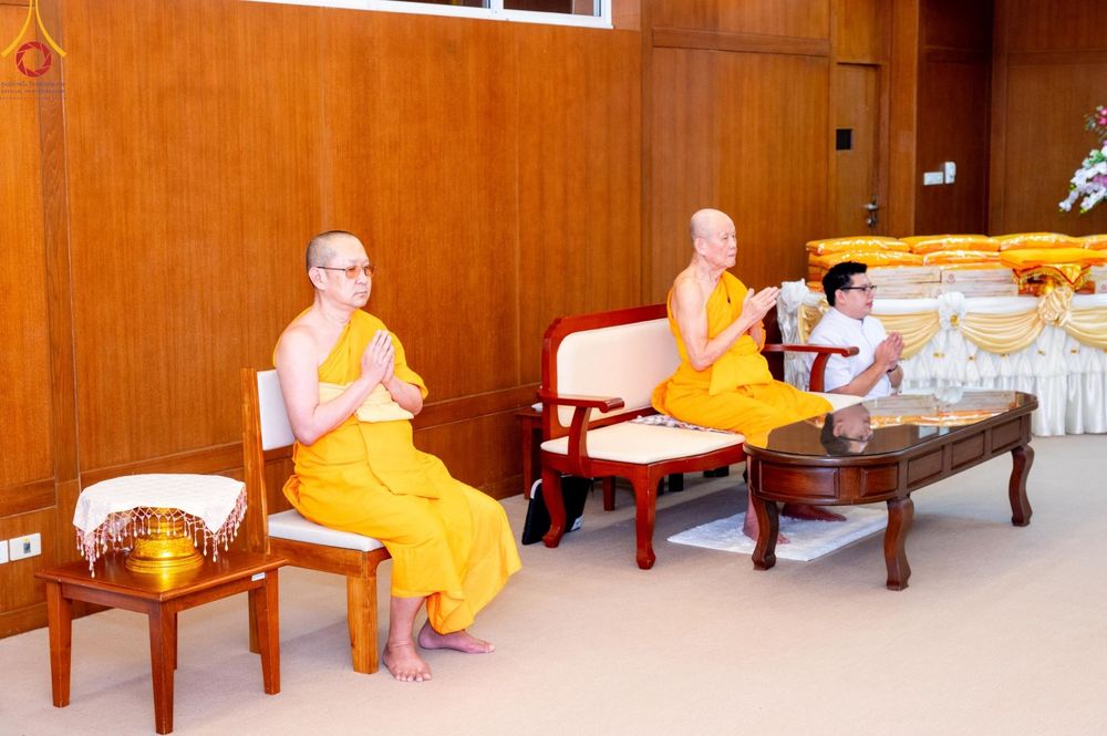 ภาพ No.145884:พิธีเจริญพระพุทธมนต์และมอบผ้าไตร โครงการปฐมอุปสมบทสมโภช วัดพระธรรมกายโทชิหงิ ประเทศญี่ปุ่น บูชาธรรมหลวงพ่อธัมมชโย เนื่องในโอกาสเจริญอายุวัฒนมงคล 80 ปี (22 เมษายน พ.ศ.2567) วันพฤหัสบดีที่ 25 กรกฎาคม พ.ศ. 2567 ณ อาศรมบัณฑิต วัดพระธรรมกาย จัดโดย คณะศิษยานุศ