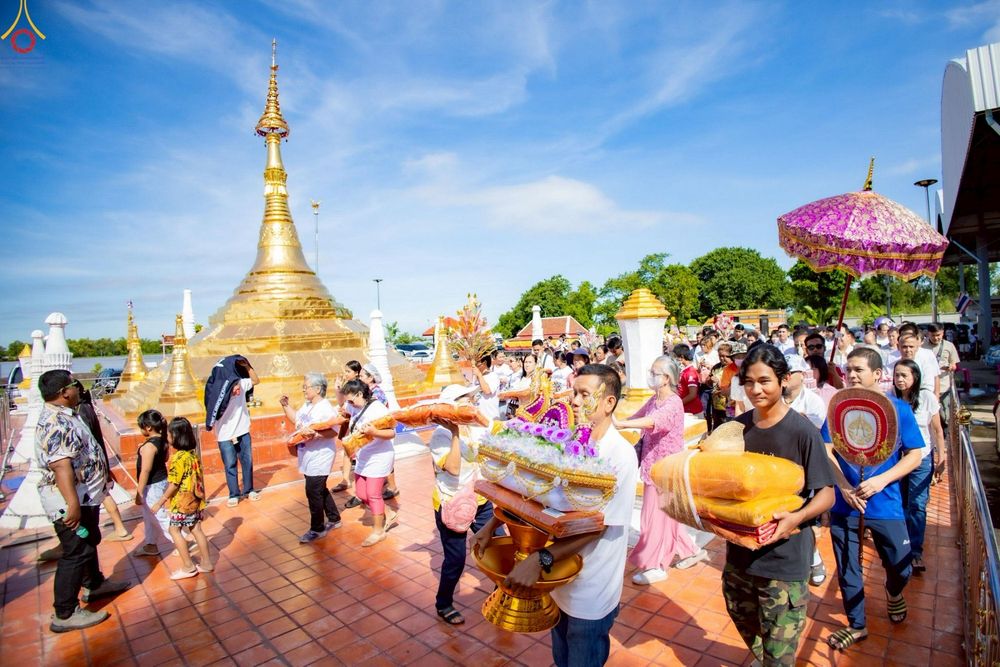 ภาพ No.258872:วันที่ 19 ตุลาคม พ.ศ. 2568 พิธีทอดกฐินสามัคคีทั่วไทย 30,000 วัด โดยคณะศิษยานุศิษย์ บูชาธรรม 81 ปี หลวงพ่อธัมมชโย ณ วัดเมตารางค์ อ.สามโคก จ.ปทุมธานี