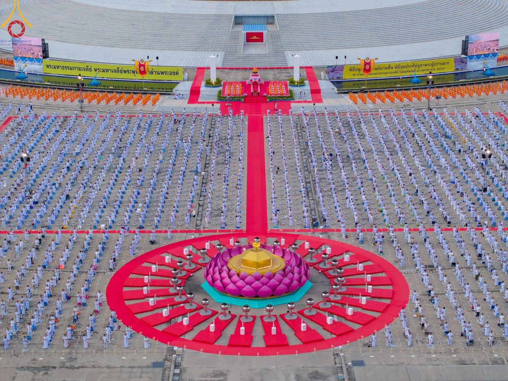 ภาพ No.160388:พิธีปลูกต้นทรัพย์บานชื่น ณ ลานธรรม พระมหาธรรมกายเจดีย์ วัดพระธรรมกาย จ.ปทุมธานี วันพฤหัสบดีที่ 10 ตุลาคม พ.ศ. 2567